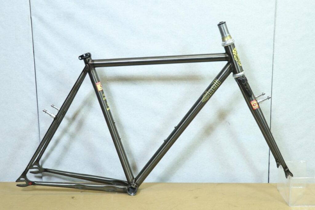 cinelli（チネリ）｜MASH WORK ピストフレーム(CHRISKING)｜並品｜買取金額 90,000円