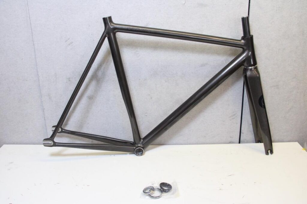 LEADERBIKES（リーダーバイク）｜KAGERO ピストフレーム｜美品｜買取金額 55,000円