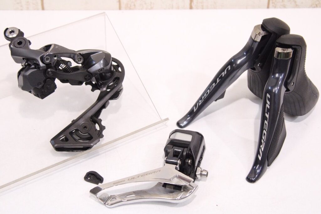 R8050シリーズ ULTEGRA 2x11s 電動Di2 3点グループセット