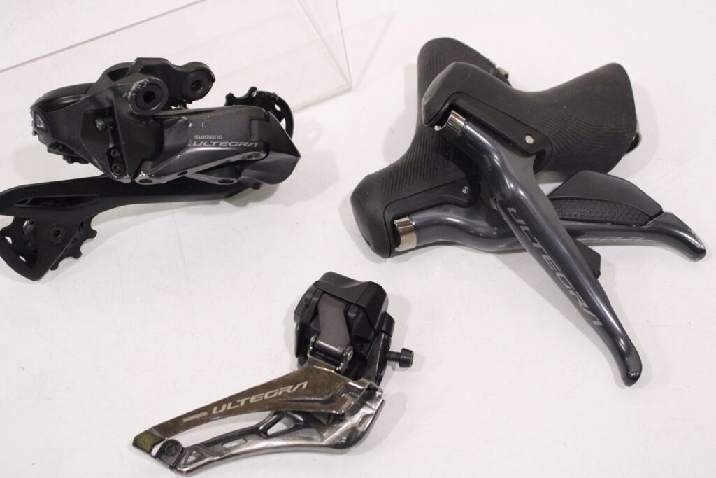 R8150シリーズ ULTEGRA 2x12s 電動Di2 リムブレーキ 3点グループセット