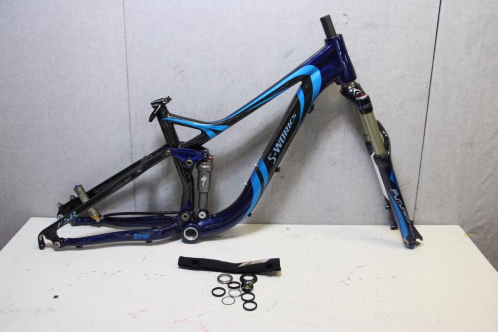 SPECIALIZED（スペシャライズド）｜S-WORKS SAFIRE FSR 26inch カーボンMTBフレーム 前後サス付属 2008年 Sサイズ｜美品｜買取金額 23,000円