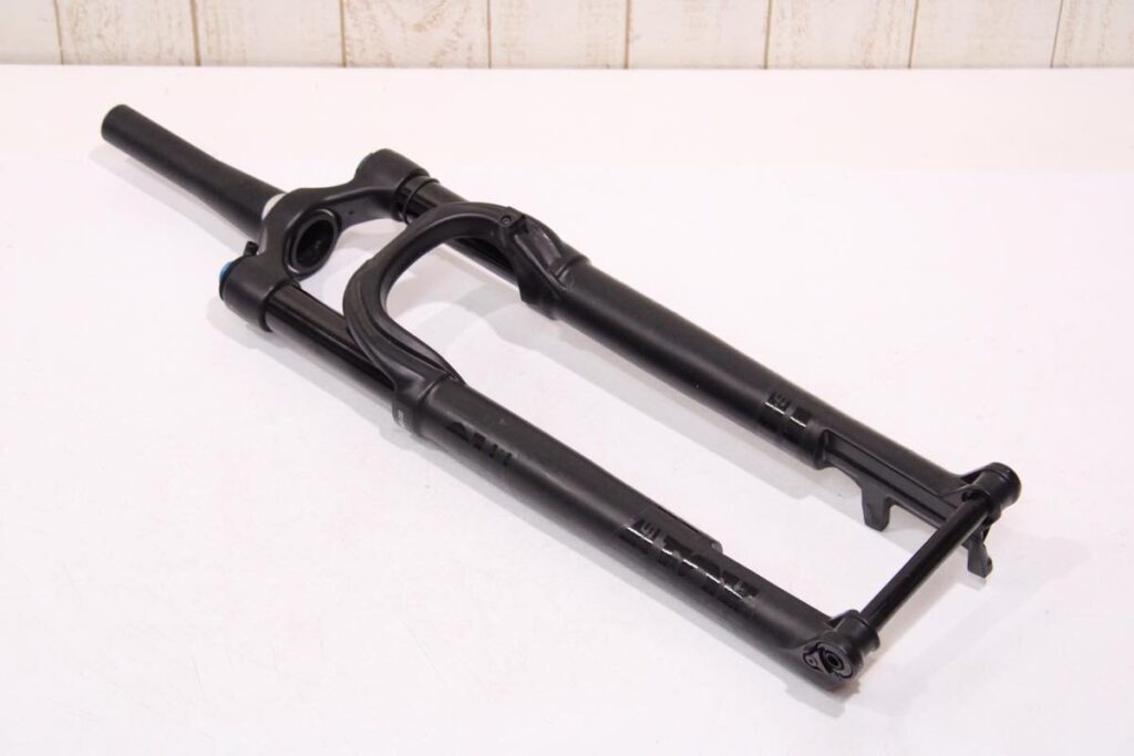 FOX(フォックス)｜PERFORMANCE STEP-CAST 32 FLOAT フロントサスペンション 1-1/8,1-1/2 Taperd コラム残長165mm｜中古｜買取金額 22,000円