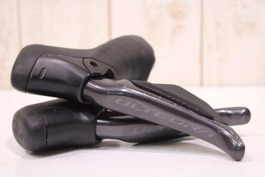 ST-R8170 ULTEGTA Di2 電動変速 油圧ブレーキ STIレバー