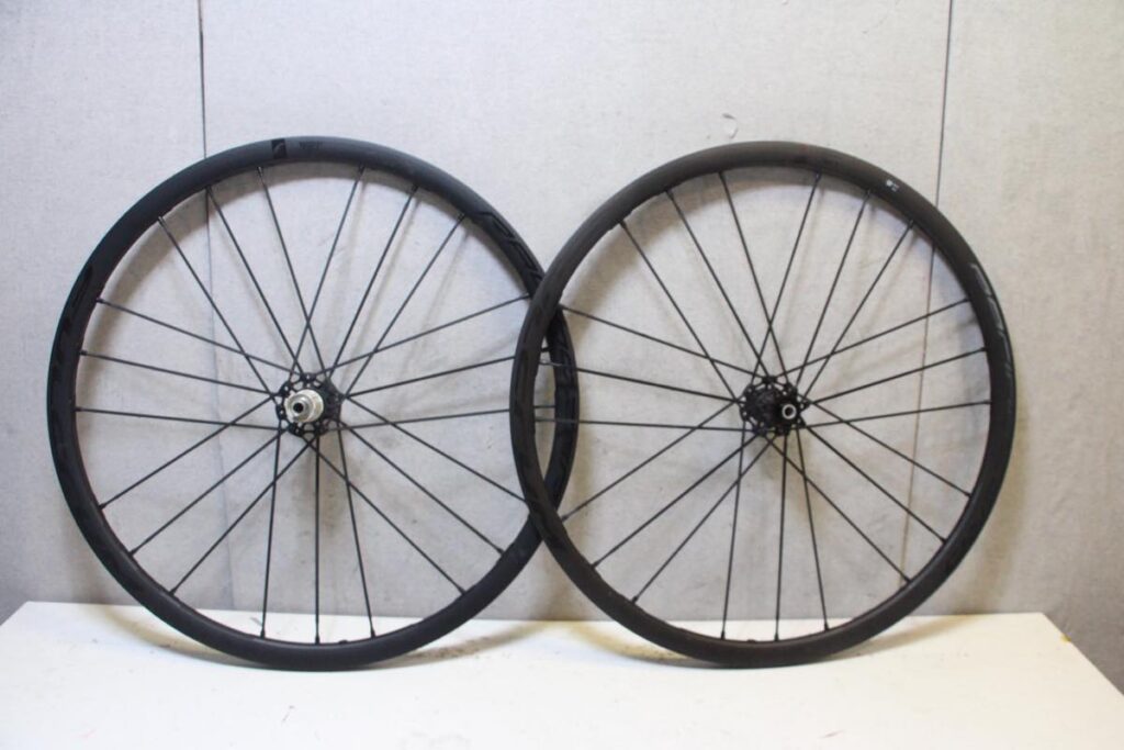 RACING ZERO CMPTZN DB シマノ11/12s対応 クリンチャー チューブレス 2WAYFIT CULT ホイールセット
