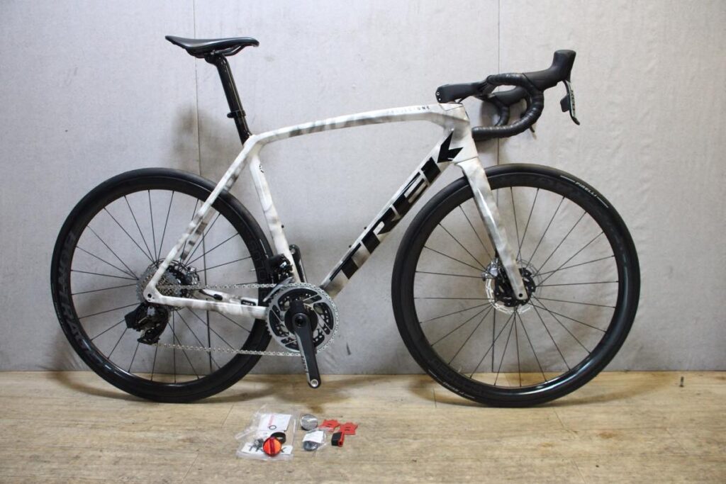 EMONDA SLR P1 BONTRAGER AEOLUS RSL 37 SRAM RED e-tap AXS 2X12S