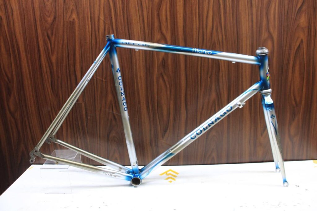 BI TITAN 双胴 560mm(C-T) Campagnolo ヘッドセット