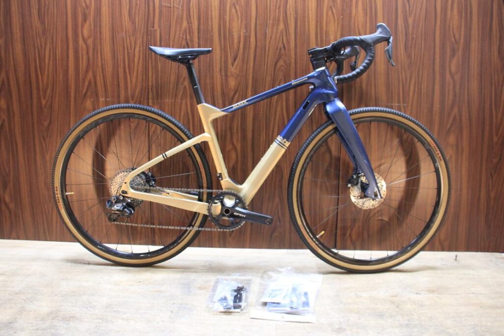 ARCADEX グラベルロード フルカーボン SHIMANO GRX RX815 Di2 1X11S