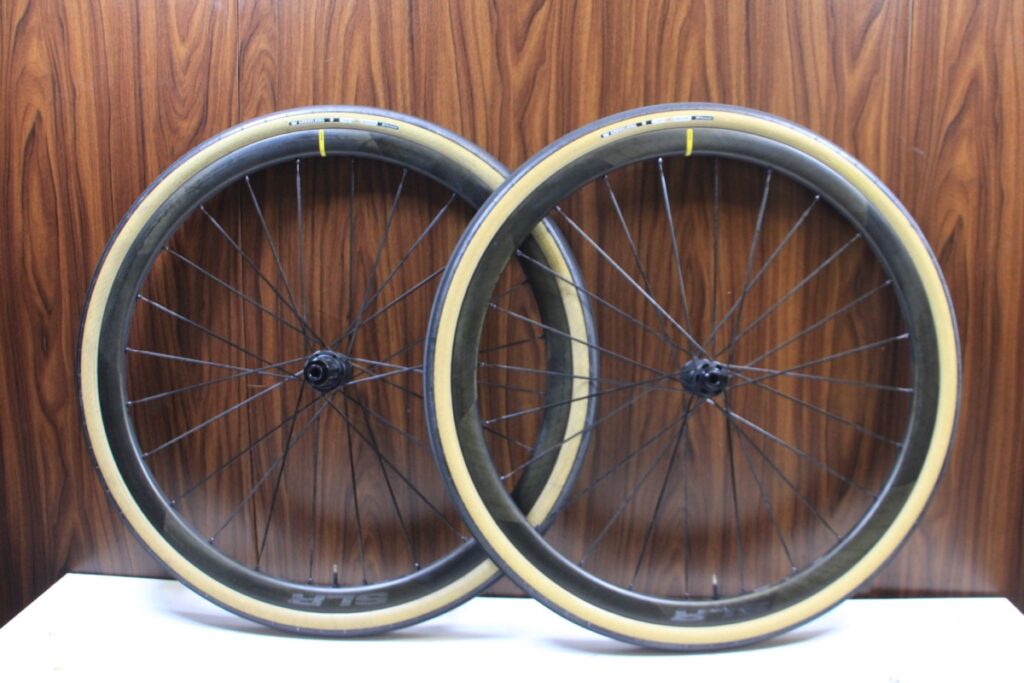 COSMIC SLR32 DISC シマノフリー 11/12s対応 クリンチャー チューブレス カーボンホイールセット
