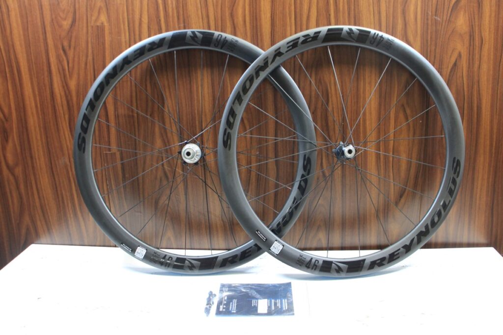 BLACKLABEL AERO 46 DISC シマノ 11/12s対応 クリンチャー チューブレス カーボンホイールセット