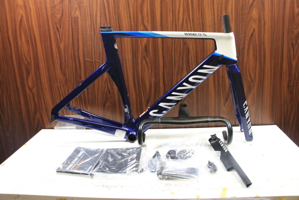 AEROAD CF SL8 ステム一体型ハンドル付属