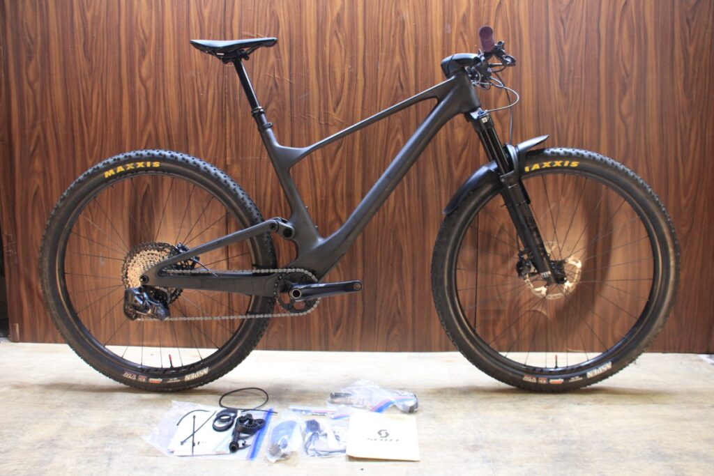 SPARK 910 29er フルカーボン SRAM EAGLE AXS DEORE XT MIX 1X12S SYNCROS SILVERTON 2.0