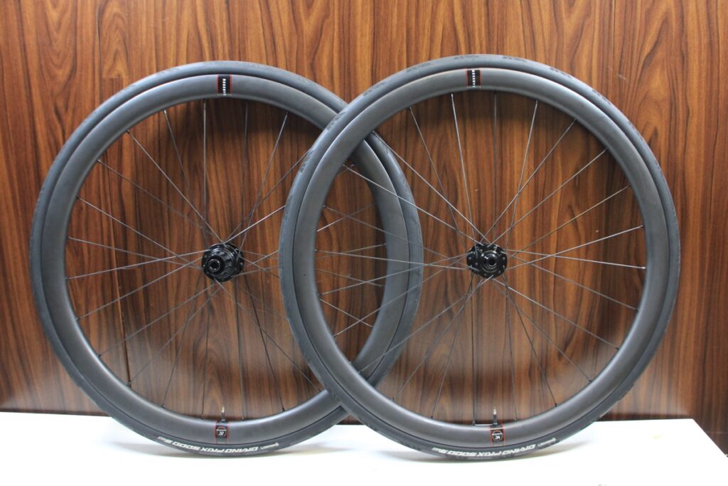 34 / 37 DISC ZIPP ハブ シマノフリー 11/12s対応 クリンチャー チューブレス カーボンホイールセット