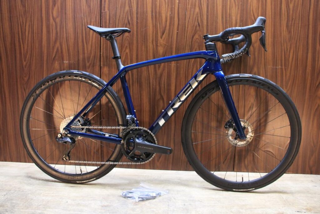 EMONDA SL7 BONTRAGER AEOLUS PRO 37 ULTEGRA R8170 Di2 2X12S