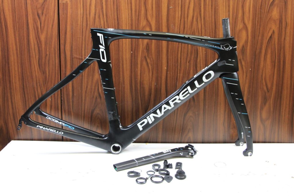 DOGMA F10 RHINO TEAM SKY クリス・フルーム
