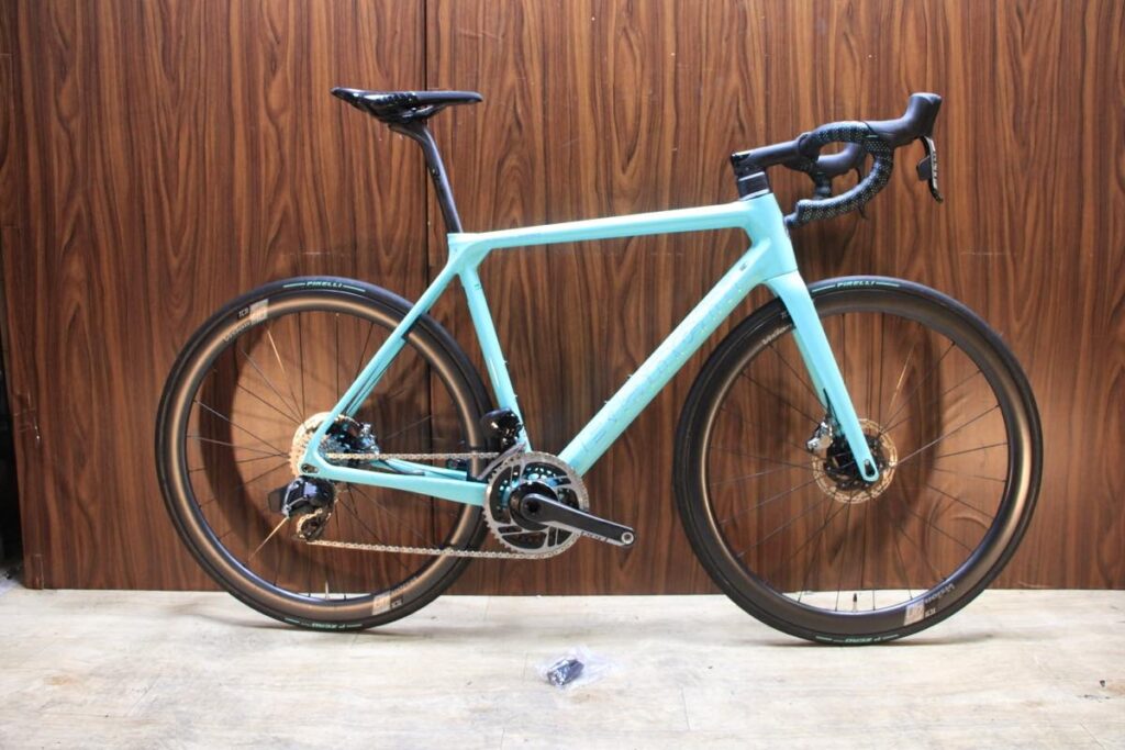 SPECIALISSIMA DISC フルカーボン SRAM RED D1 2X12S