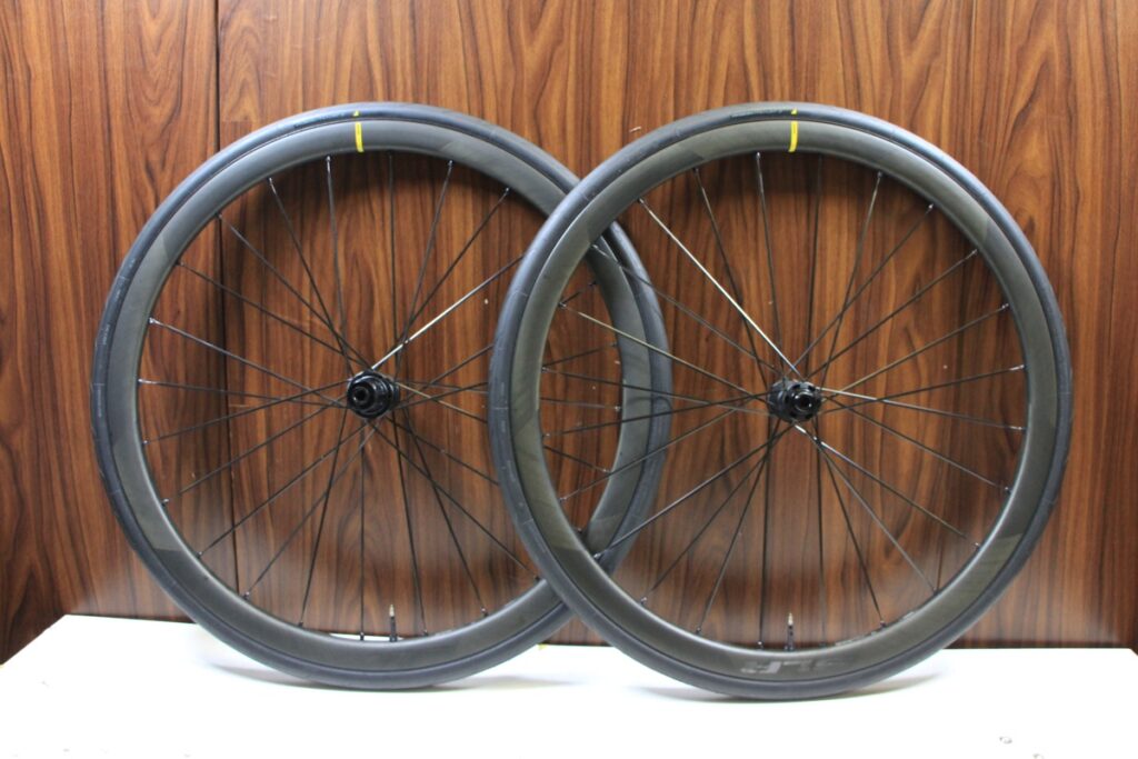 COSMIC SLR 32 DISC シマノフリー 11/12s対応 チューブレス カーボンホイールセット