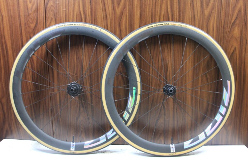 303 FIRECREST DISC XDRドライバー SRAM12s対応 チューブレス カーボンホイールセット デカールカスタム