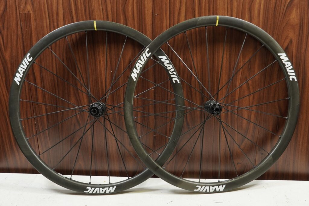 COSMIC SLR32 DISC シマノフリー 11/12s対応 チューブレス カーボンホイールセット