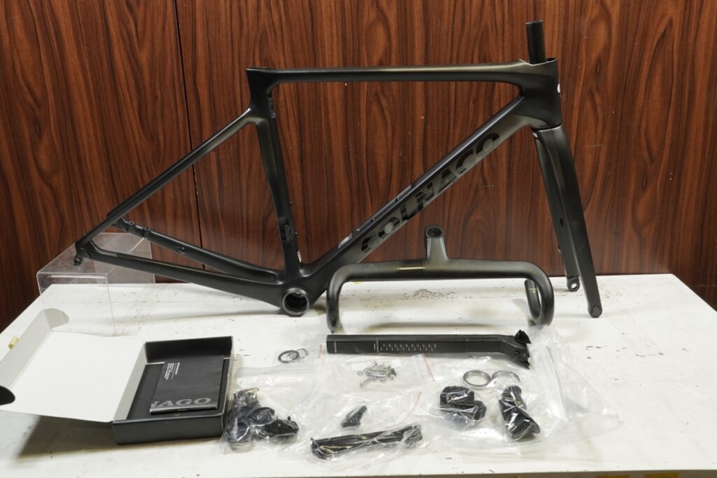 V4RS 専用ハンドルステム付属