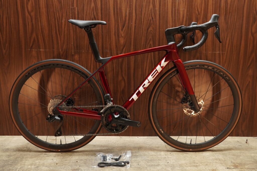 TREK（トレック）｜MADONE SL6 GEN8 SHIMANO 105 R7170 Di2 2X12S BONTRAGER AEOLUS ELITE 35｜超美品｜買取金額 320,000円