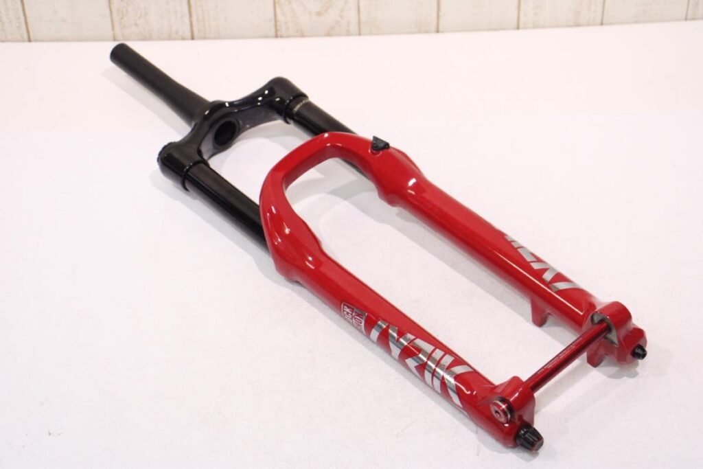 ROCKSHOX（ロックショックス）｜LYRIK ULTIMATE 1-1/8,1-1/2 Tapered 残長175mm 27.5inch｜美品｜買取金額 40,000円