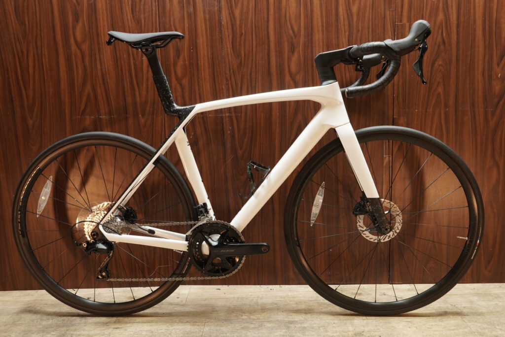 TREK（トレック）｜MADONE SL5 GEN8 SHIMANO 105 R7120 2X12S M/L 2026年｜アウトレット品｜買取金額 255,000円