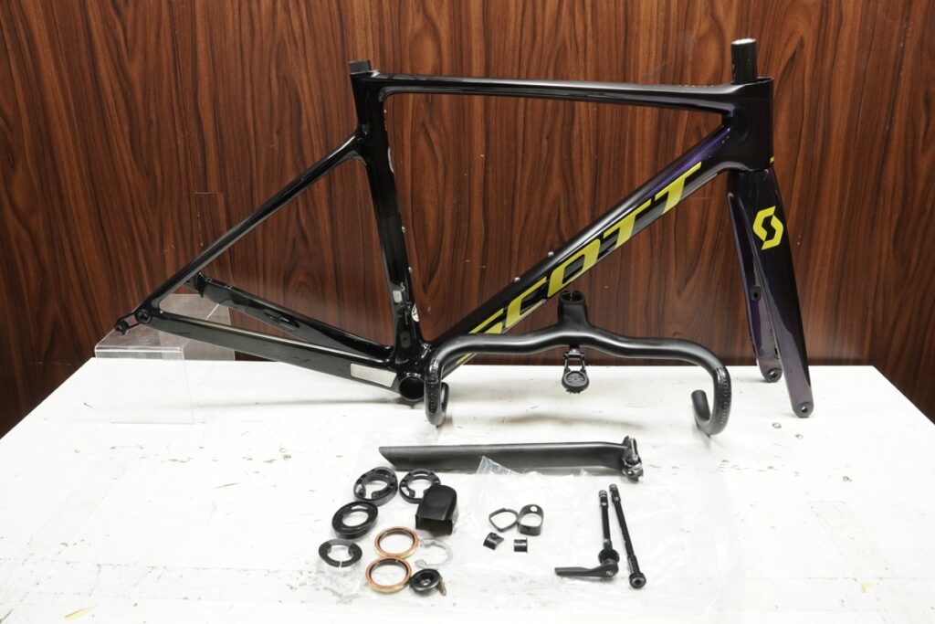 ADDICT RC PRO ハンドルステム付属