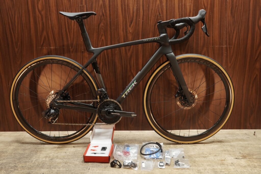 TREK（トレック）｜MADONE SLR7 AXS GEN8 SRAM FORCE E-TAP AXS D2 2X12S BONTRAGER AEOLUS RSL 37 M 2025年｜超美品｜買取金額 585,000円
