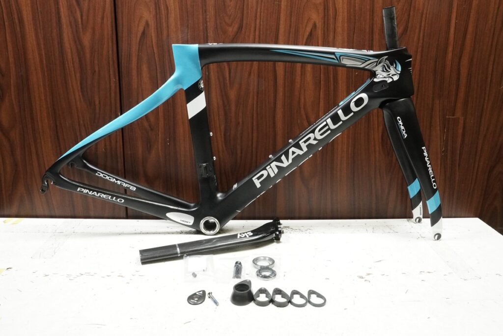 PINARELLO（ピナレロ）｜DOGMA F8 TEAM SKY RHINO ・ 465 2017年｜超美品｜買取金額 105,000円
