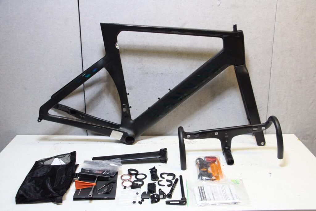 CANYON（キャニオン）｜AEROAD CFR 2022年 M 最上位｜中古｜買取金額 239,000円